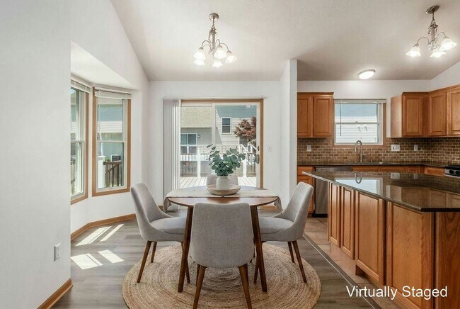Foto del edificio - Incredible Updated 3BR Home in Lewis Center!