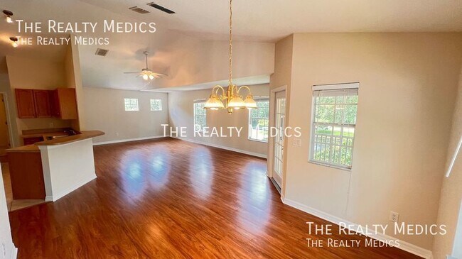 Building Photo - Discover Serenity at 3BD/2BA 3658 Oakdale:...