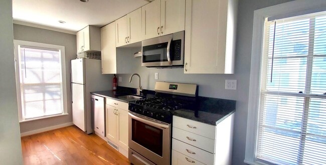 Foto del edificio - 411 N State St