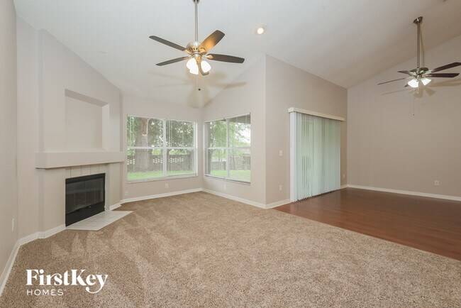 Foto del edificio - 1421 Saddleridge Dr