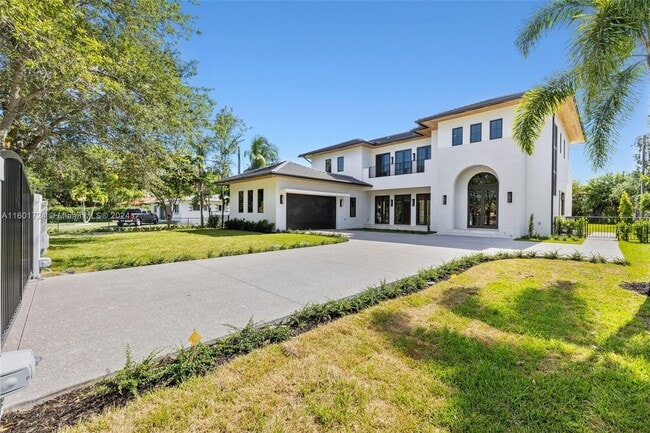 Building Photo - 7820 SW 71st Ave