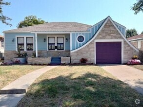 Building Photo - 5105 Bernardo De Galvez Ave