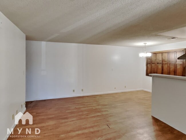 Foto del edificio - 5515 Spinnaker Dr