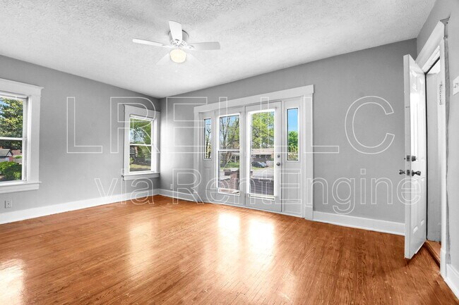 Building Photo - 126 N Longworth Ave