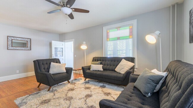 Foto del edificio - 2835 - 2837 Williams Ave SE