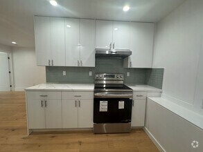 Building Photo - 53 Ledyard St