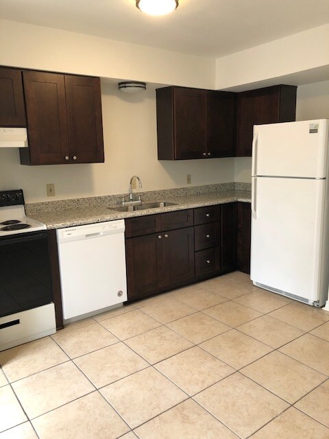 Building Photo - 1248 Park Dr