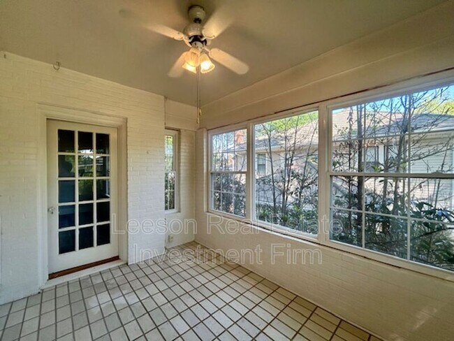 Foto del edificio - 440 Forest Ave