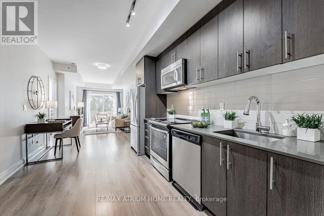 Building Photo - 780-780 Sheppard Ave E