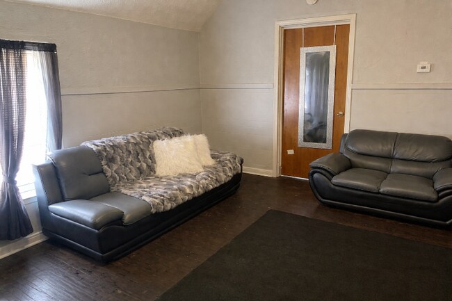 Foto del edificio - 743 7th St NW