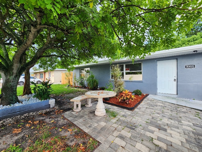 Foto del edificio - 5311 5th St Ct E