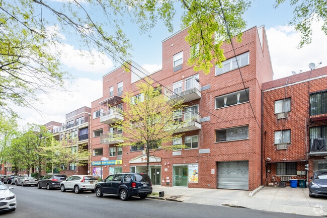Building Photo - Garden Hills Condos