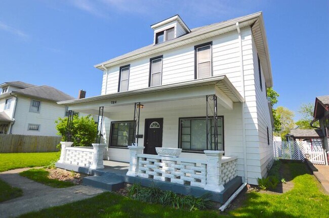 Building Photo - 724 E Pleasant Run Pkwy Dr N