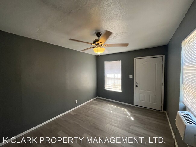 Building Photo - 3 br, 1 bath House - 2513 QUINTANA RD #6