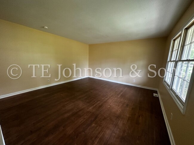 Foto del edificio - Spacious 3 Bedroom Home in Winston Salem