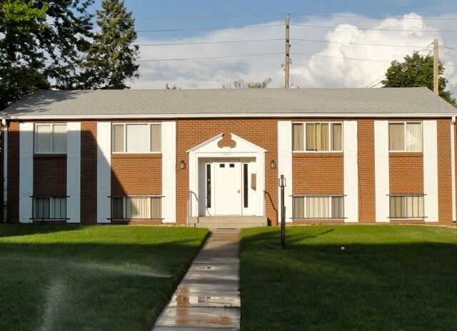 Primary Photo - 1420 S Ash St