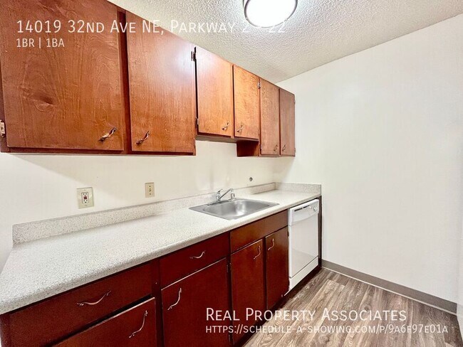 Foto del edificio - 14019-14023 32nd Ave NE