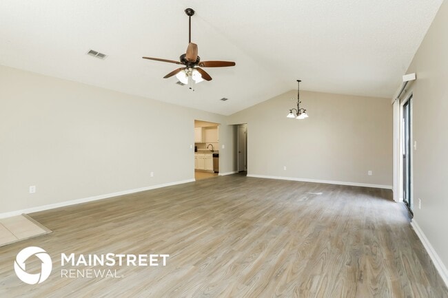 Building Photo - 1852 Manitoba Ct N