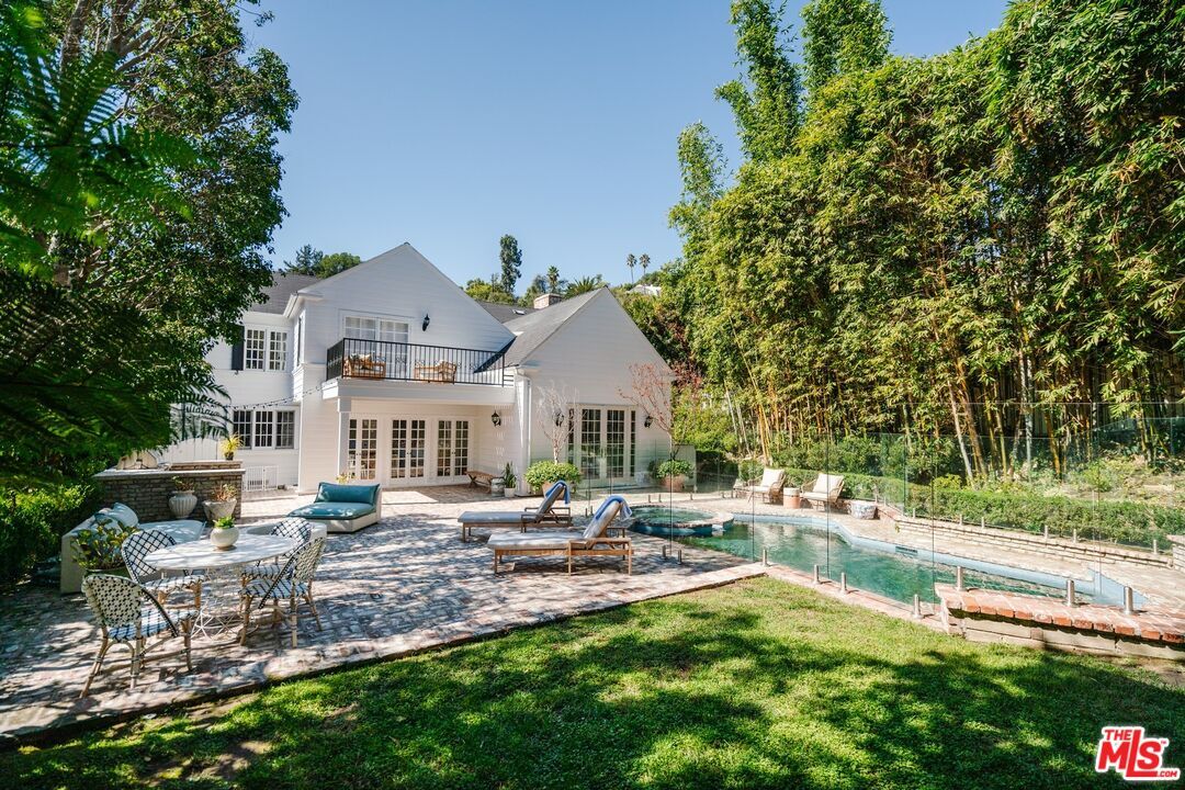 Foto principal - 1248 N Wetherly Dr