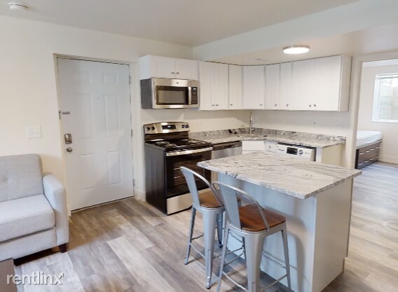 Foto del edificio - 943 Dewey Ave