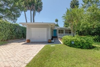 Building Photo - 1141 Valencia Ave