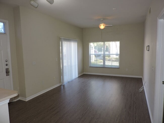 Building Photo - 4 Bed 3 Bath in Gated Tranquil Community