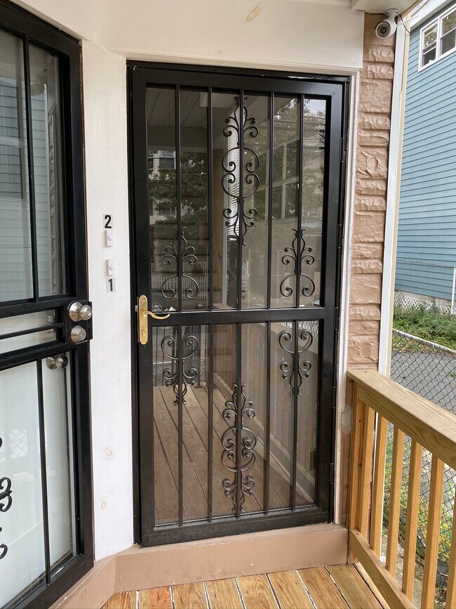 Entrance - 314 7th Ave W