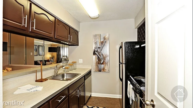 Building Photo - 1 br, 1 bath Flat - 11815 Westheimer Rd 852