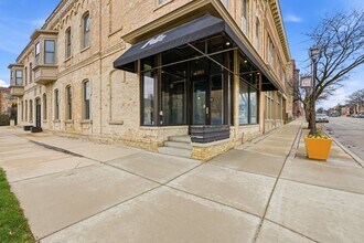 Building Photo - 314 W Vine St