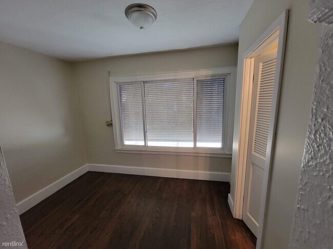 Building Photo - 3 br, 1.5 bath House - 16210 Cheyenne St