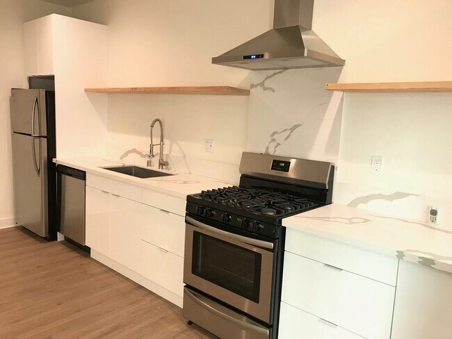 Foto del edificio - 1327 N Kingsley Dr