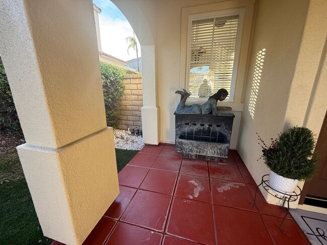 Foto del edificio - 4 Bedroom Home for Rent in Valencia Northp...