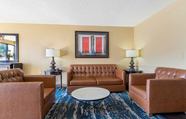 Lobby and Guest Check-in - Furnished Studio - Tulsa