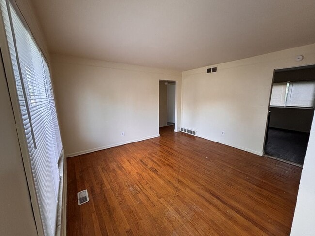 Building Photo - 14824 Myola Ave