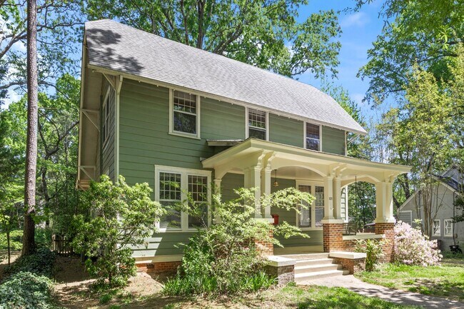 Building Photo - Historic Home in Wake Forest!