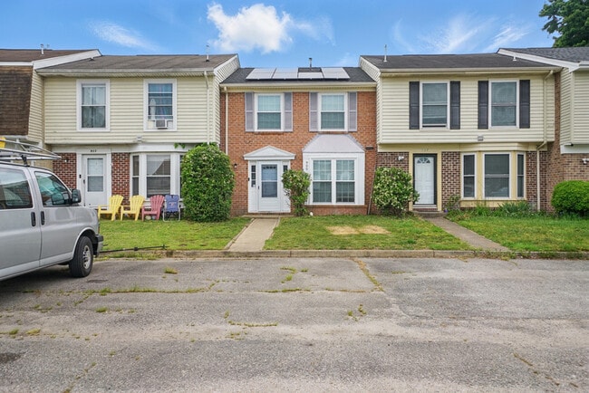 Building Photo - 909 Westwind Pl