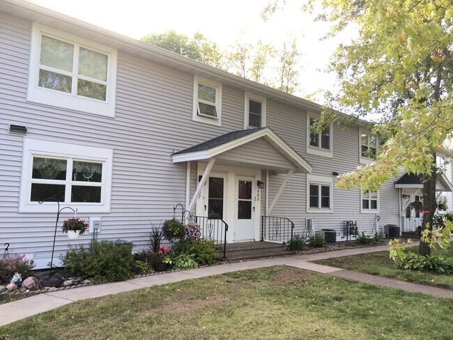 Building Photo - 405 Kelly Cir