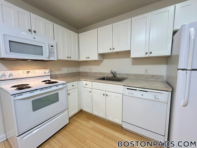 Building Photo - 40 Boylston St