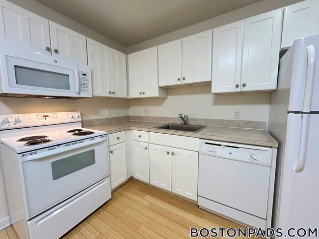 Building Photo - 40 Boylston St