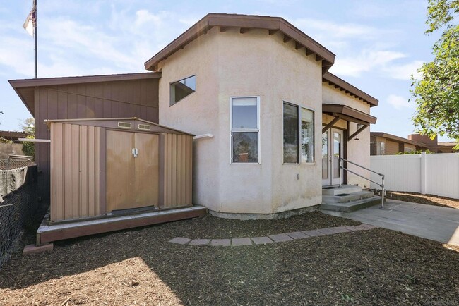 Building Photo - 3237 S Bonita St