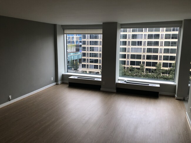 Living area with large windows - 1101 3rd St SW