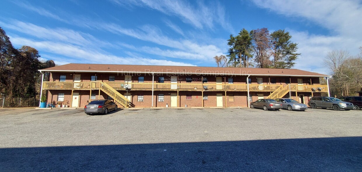 Primary Photo - 3011 Broadbay Dr