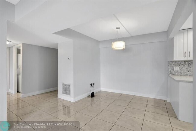 Foto del edificio - 4156 Inverrary Dr