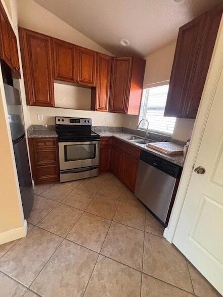 Foto del edificio - 4838 Cambridge St