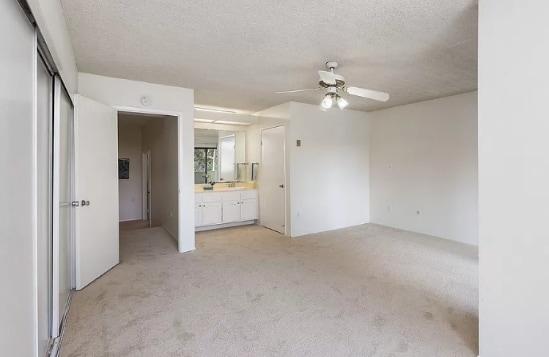 Building Photo - 3926 La Jolla Village Dr
