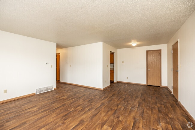 2BR, 1BA - 912 SF - Orchards & Woodlands Apartments