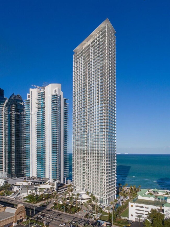 Foto del edificio - 16901 Collins Ave