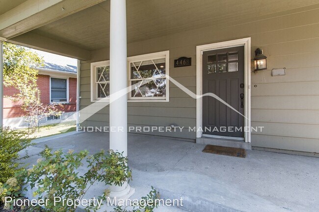 Building Photo - 3 br, 2.5 bath House - 4468 Stuart St.