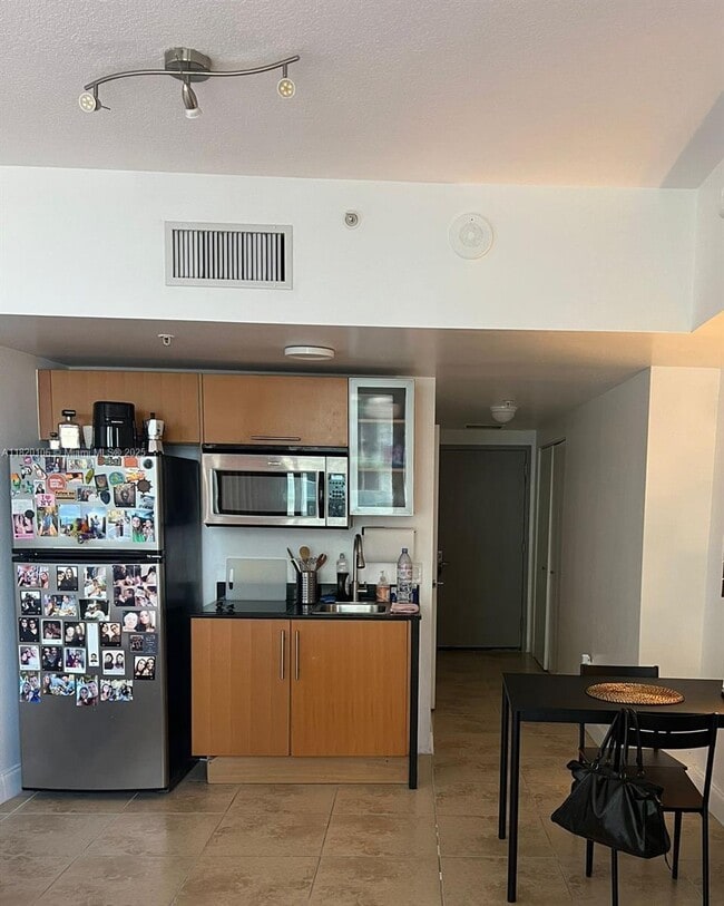 Foto del edificio - 1750 N Bayshore Dr