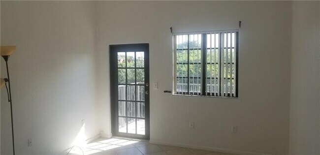 Foto del edificio - 2801 Riverside Dr